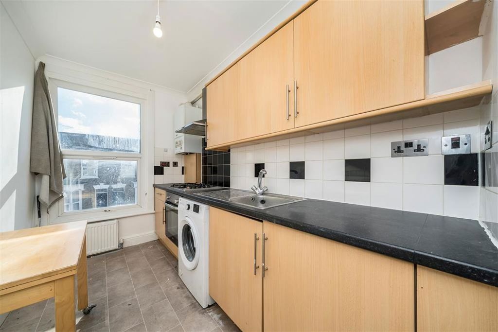 Property photo 3 of 6