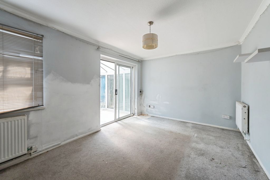 Property photo 2 of 17 Photo