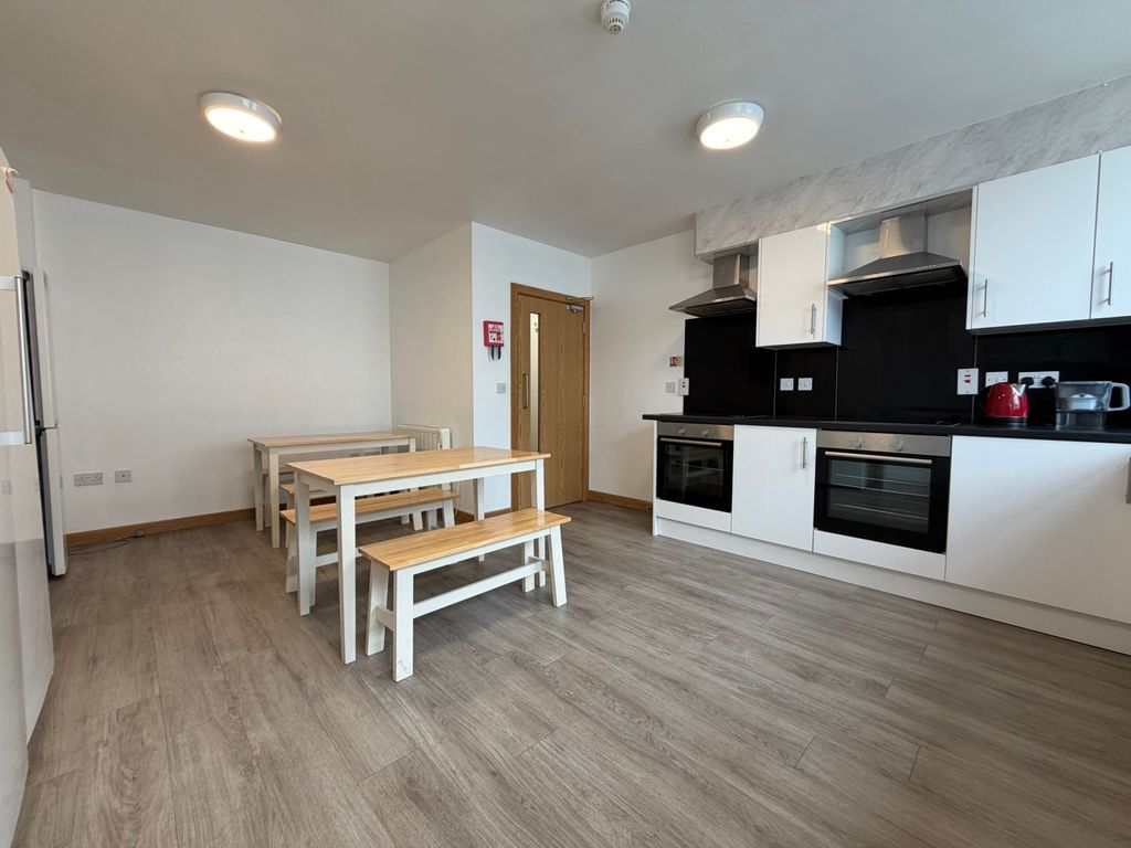 Property photo 3 of 7 Image