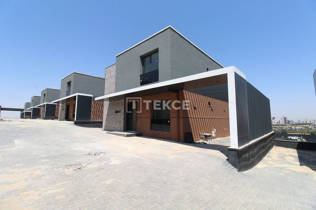 Property photo 1 of 28