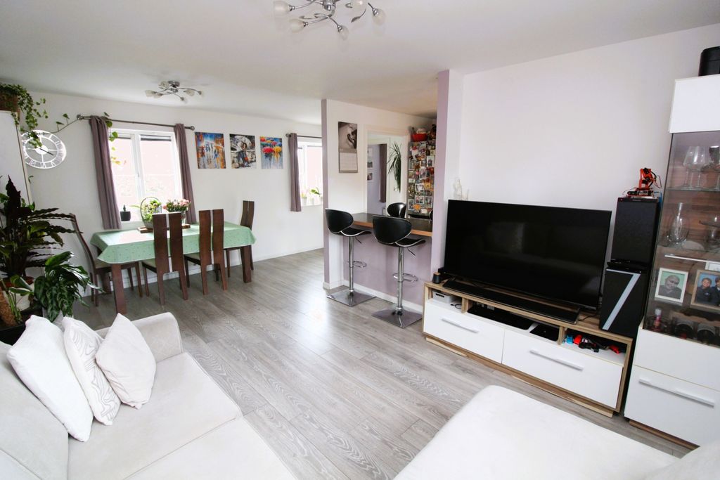 Property photo 3 of 22 Img_4748