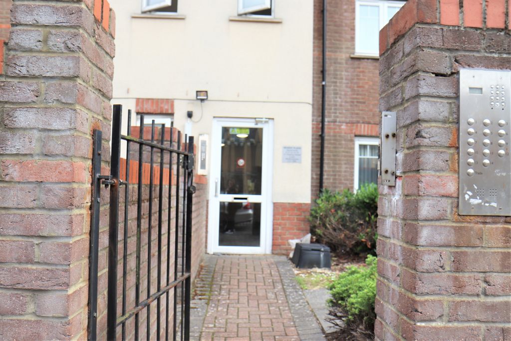 Property photo 2 of 11 Gallery