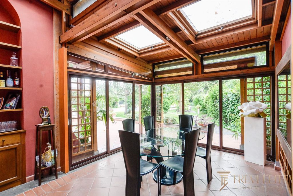 Property photo 2 of 58