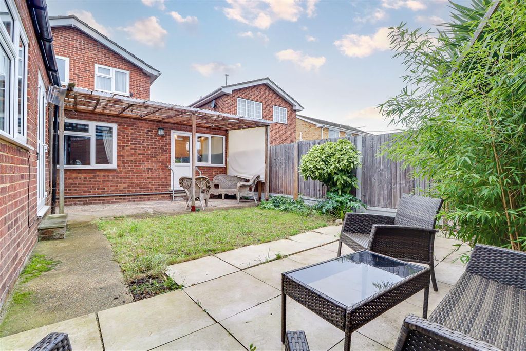 Property photo 2 of 23