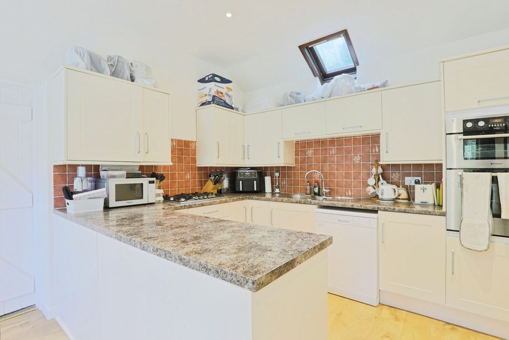 Property photo 3 of 17 Photo