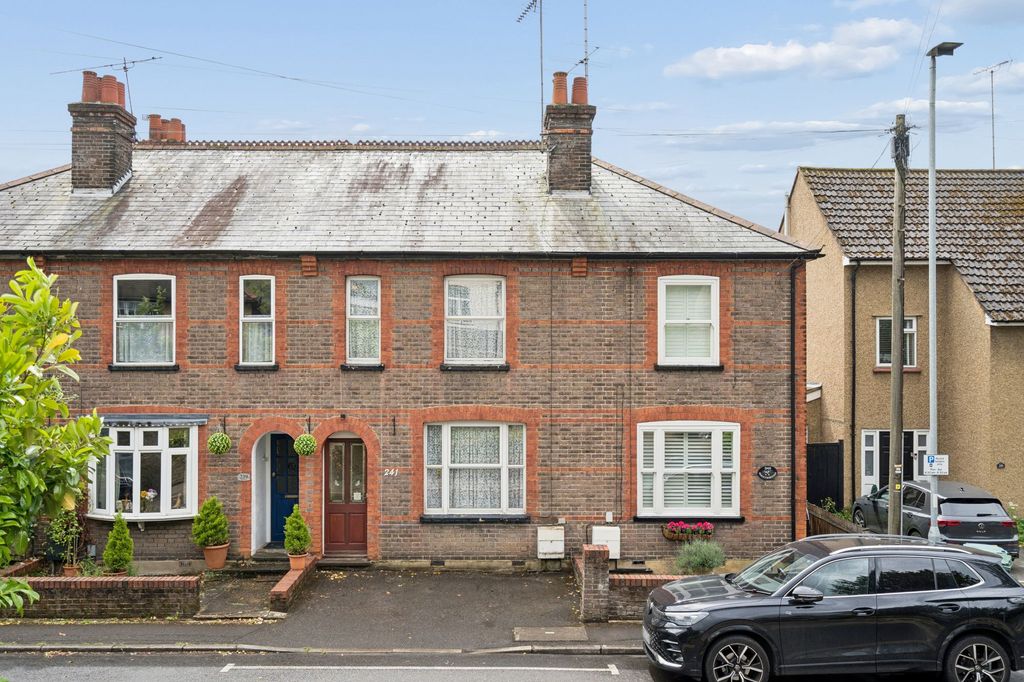 Property photo 1 of 14 Ext - High Street (2)