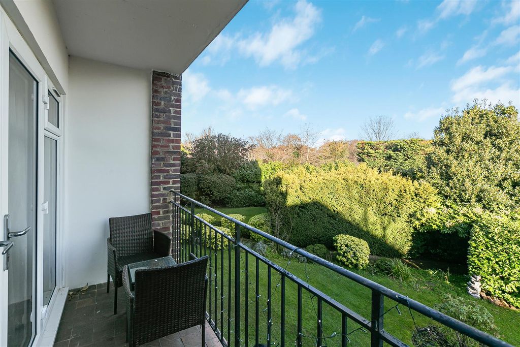 Property photo 2 of 22