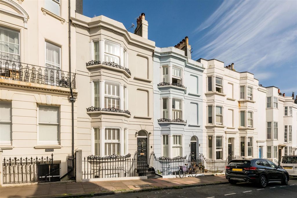 Property photo 1 of 25 Norfolk Road External_2.Jpg
