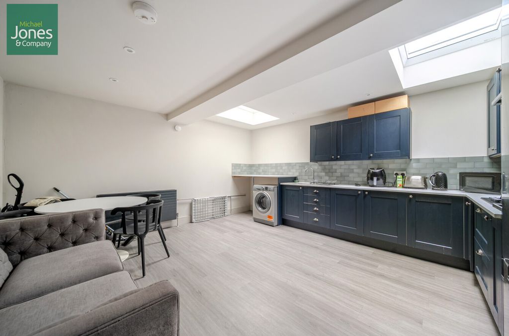 Property photo 3 of 6 Communal Lounge