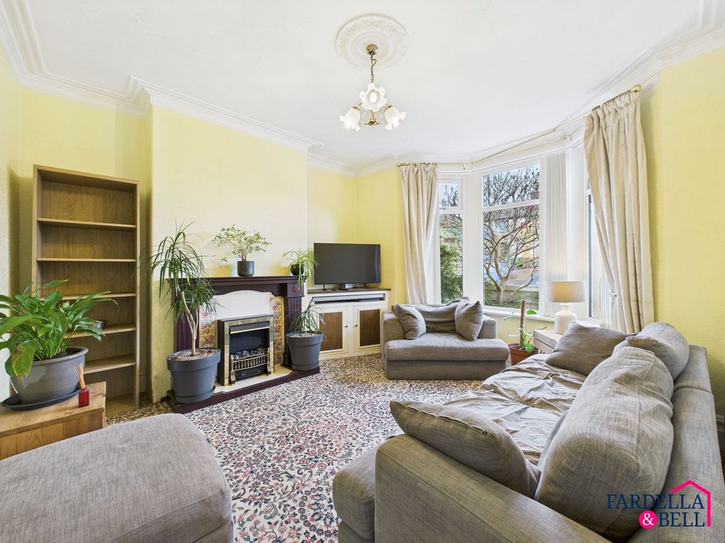 Property photo 2 of 31