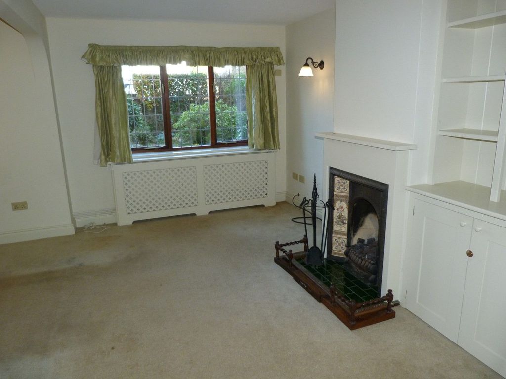 Property photo 2 of 10 Photograph 2