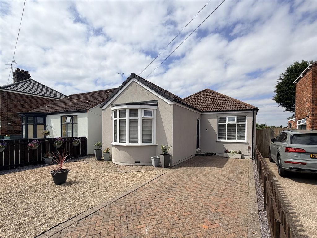 Property photo 1 of 14 Golf Links Road - Main