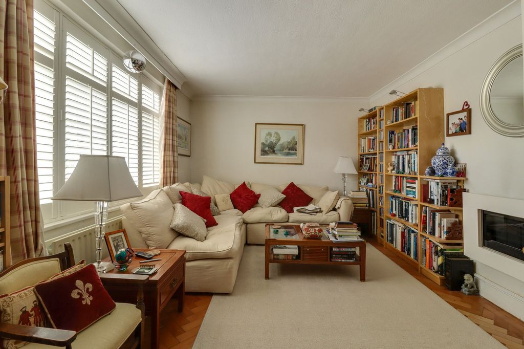 Property photo 2 of 14