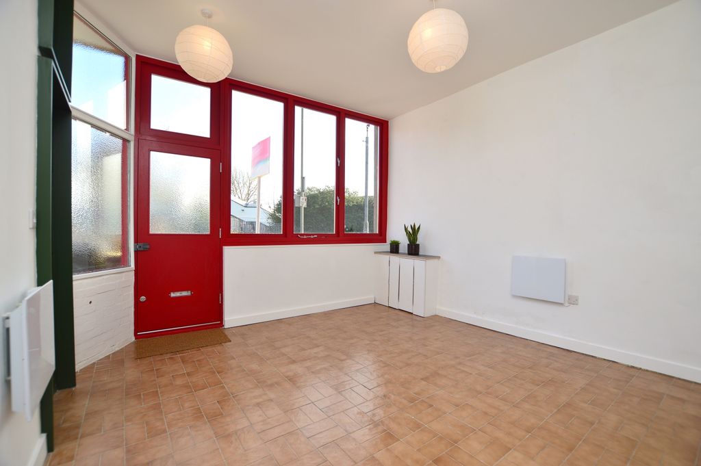 Property photo 3 of 10 Reception 1