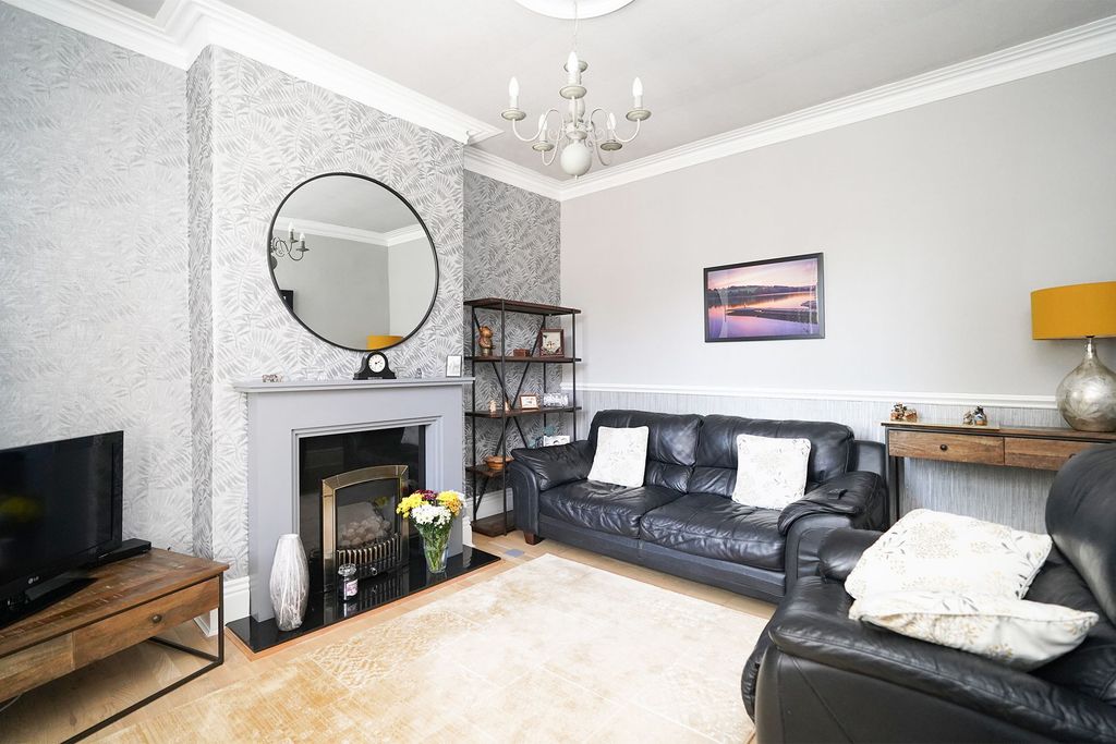 Property photo 2 of 22