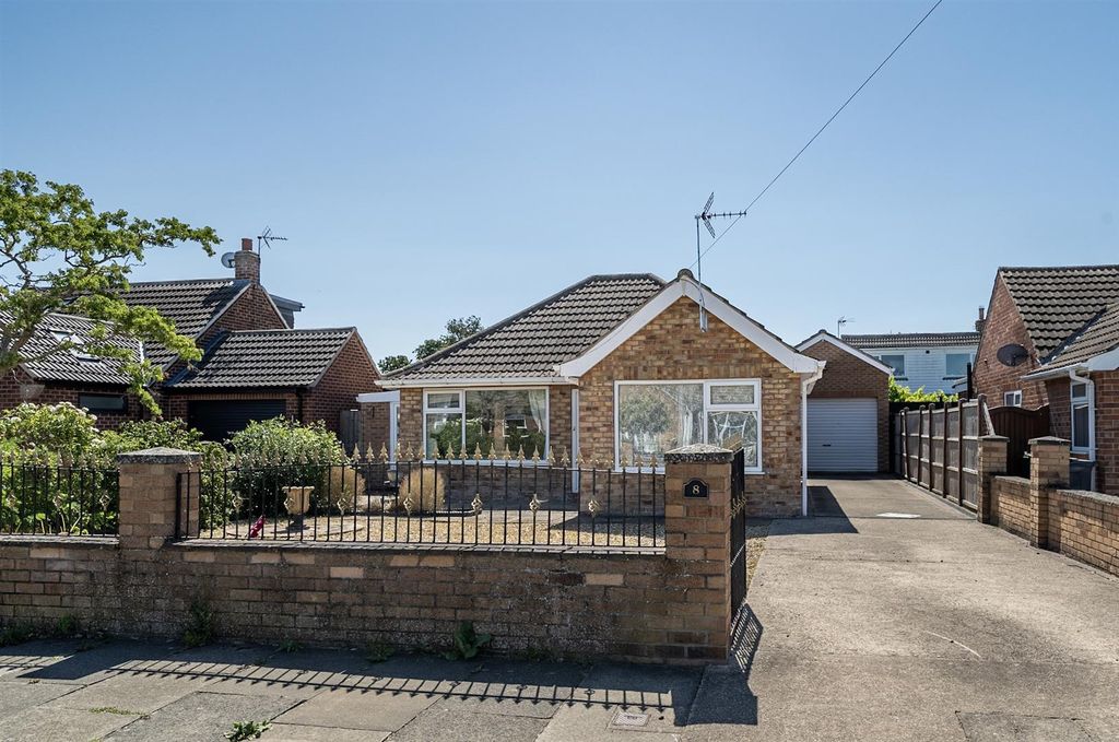 Property photo 1 of 14 External