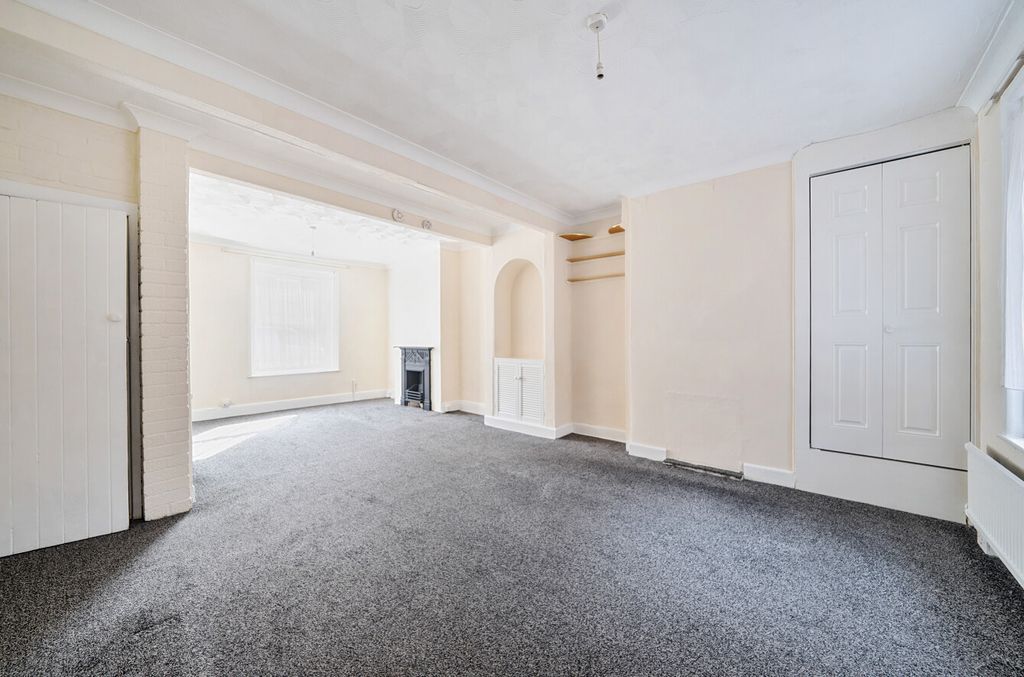 Property photo 2 of 13 1336691-31-6895F6...