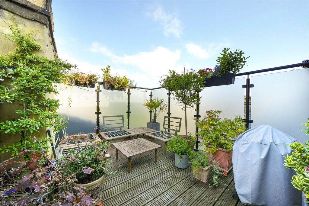 Property photo 1 of 20 Picture No. 16