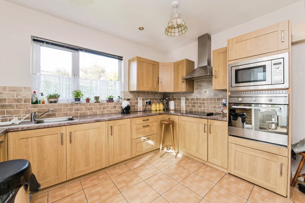 Property photo 3 of 17 Photo