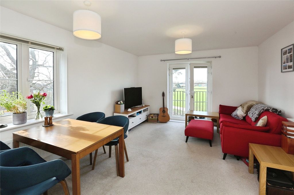 Property photo 3 of 16 Picture No. 24