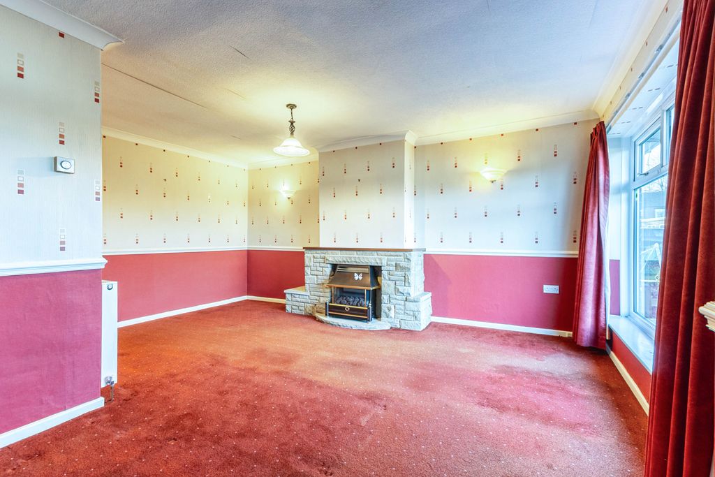 Property photo 3 of 16 Living Room