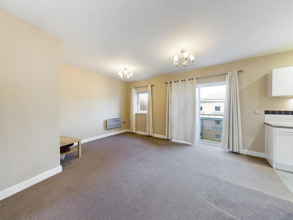 Property photo 2 of 9 Cam00699P1-Pr0347-Still07.Jpg