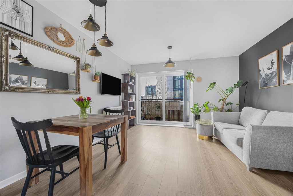 Property photo 3 of 18 9_75457.Jpg