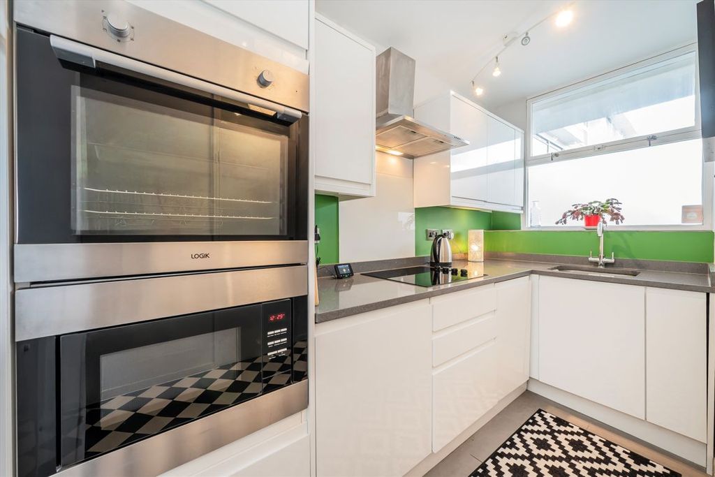 Property photo 2 of 4