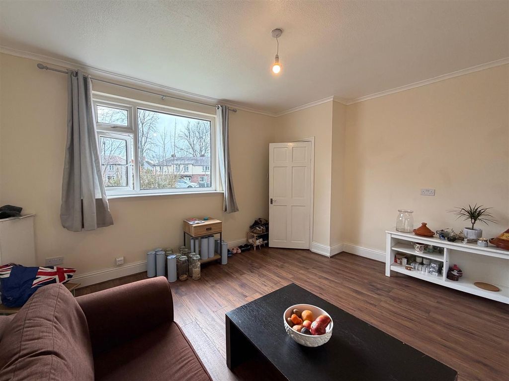 Property photo 2 of 16 B1 .Jpeg