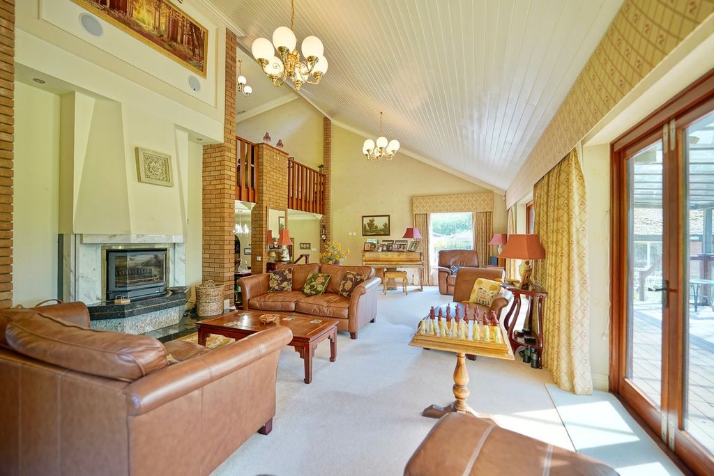 Property photo 3 of 24