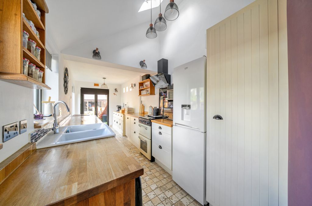 Property photo 3 of 21 1356154-14-68d138...