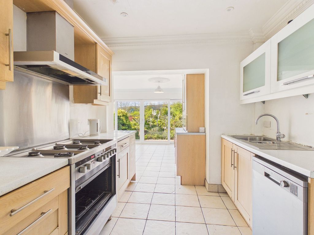 Property photo 3 of 15 Kitchen