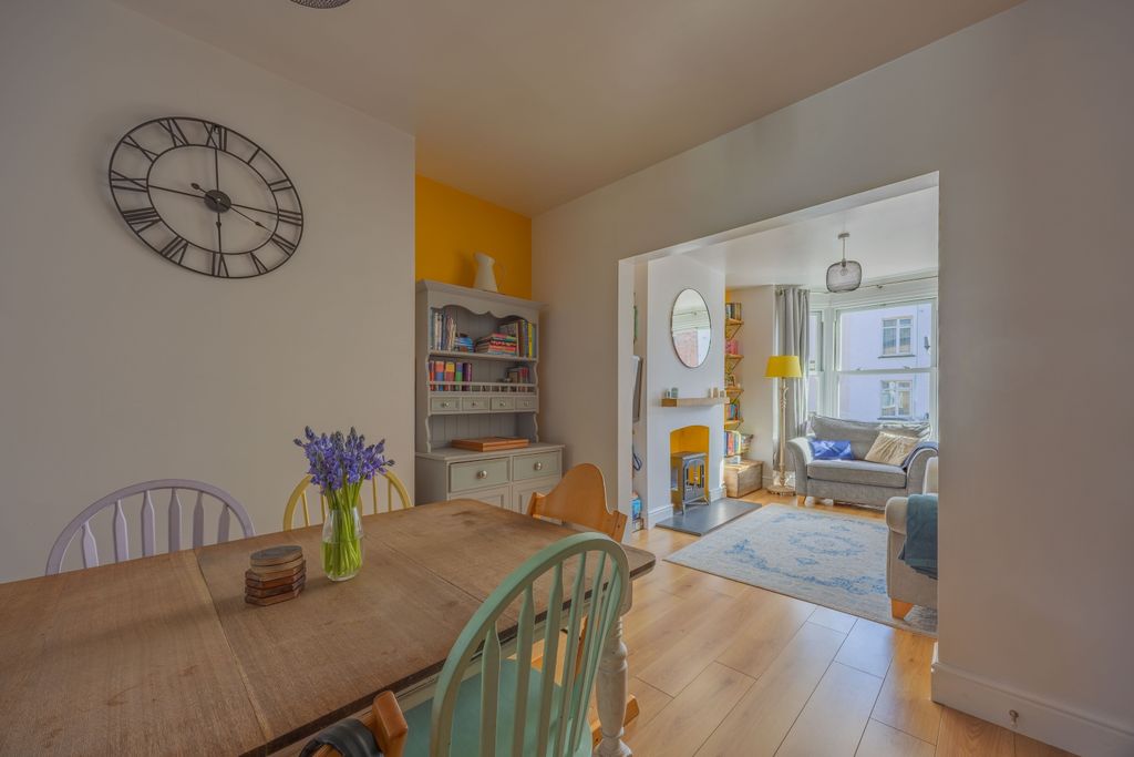 Property photo 3 of 24 Ewemove Taunton Alfred Street (25)