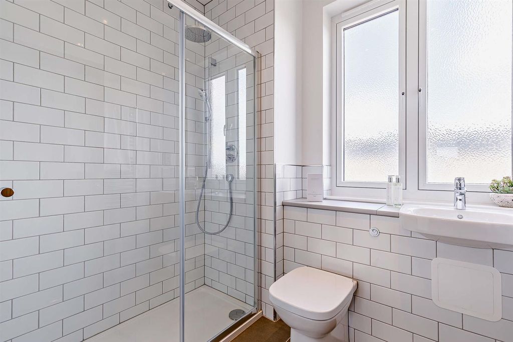 Additional image 13 of 4 bed town house to rentPark Crescent, Matlock Spa, Matlock DE4