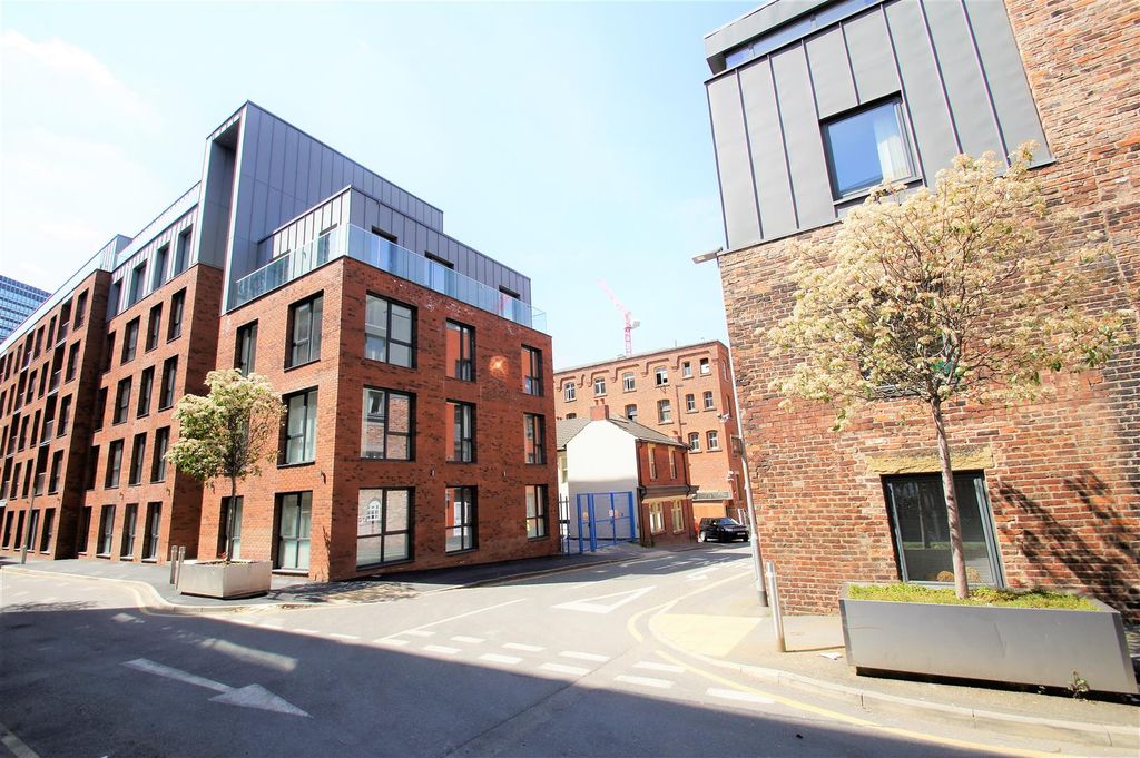 Property photo 1 of 2