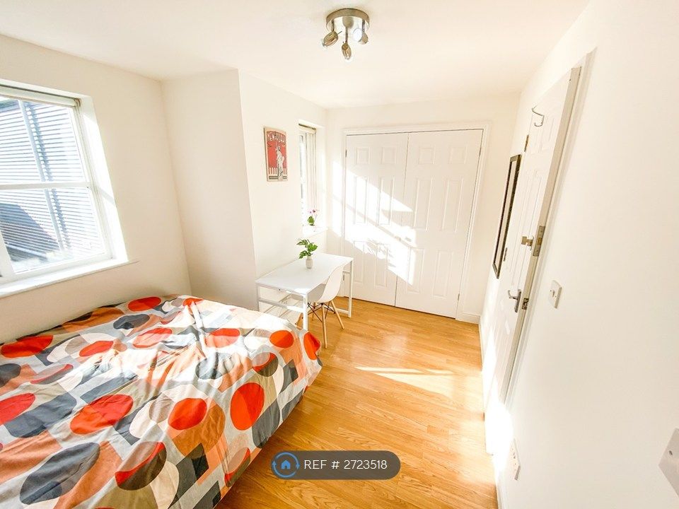 Property photo 3 of 12