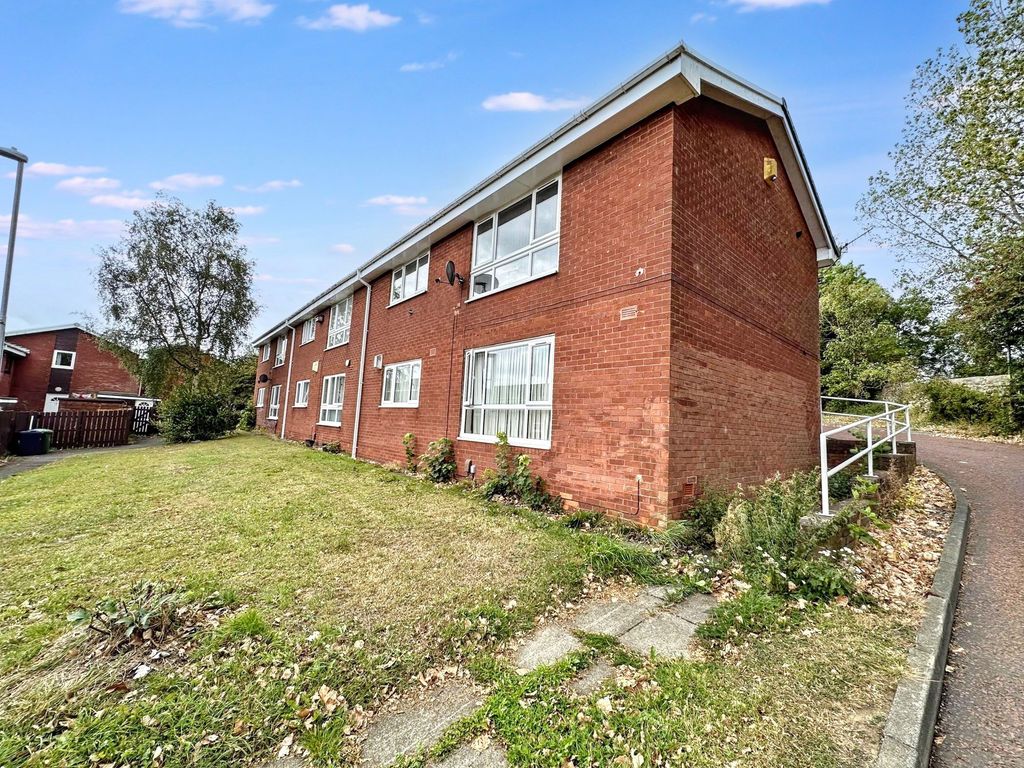 Property photo 1 of 8