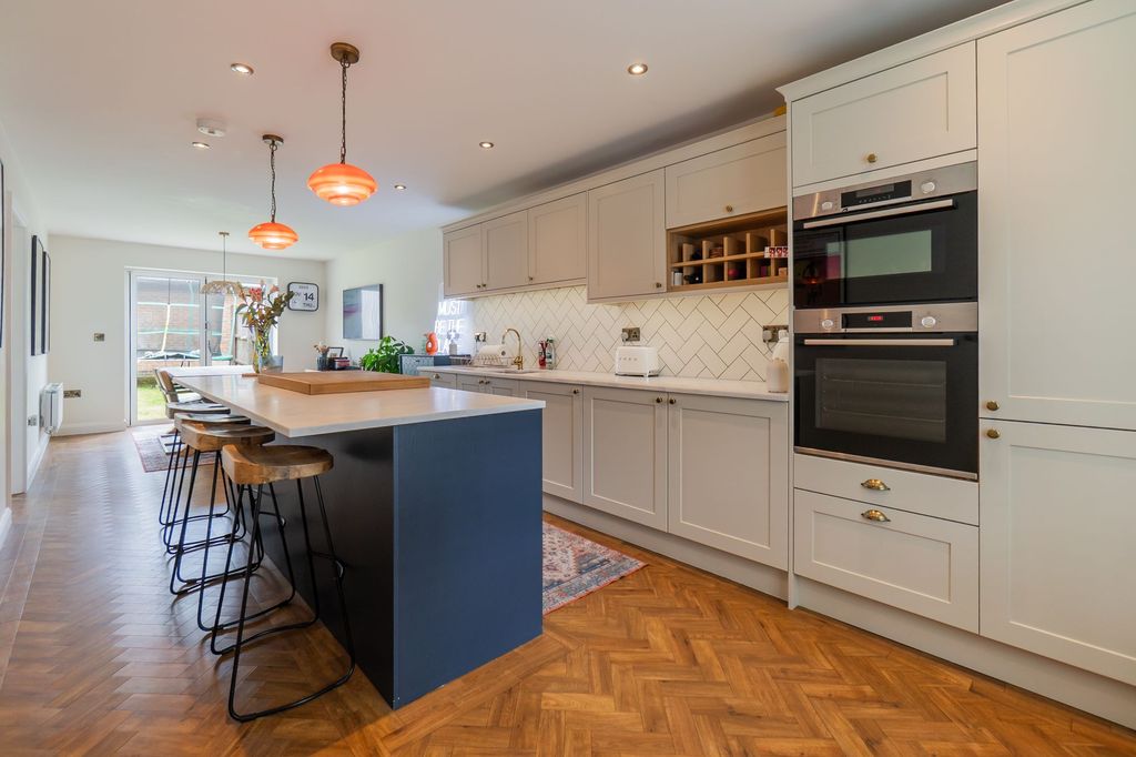 Property photo 2 of 27 22