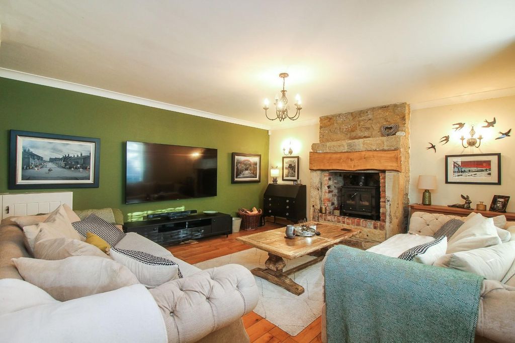 Property photo 2 of 23 2
