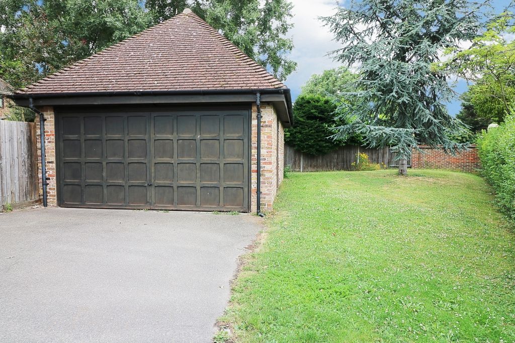 Property photo 2 of 20 Double Garage