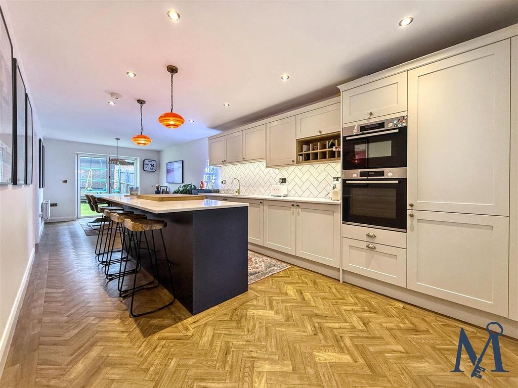 Property photo 2 of 34 Kitchen Diner