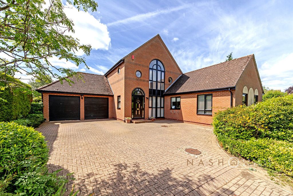 Property photo 2 of 37
