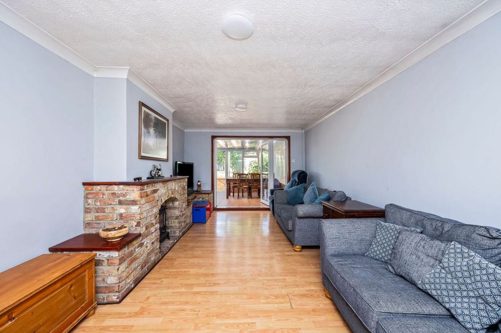 Property photo 2 of 23