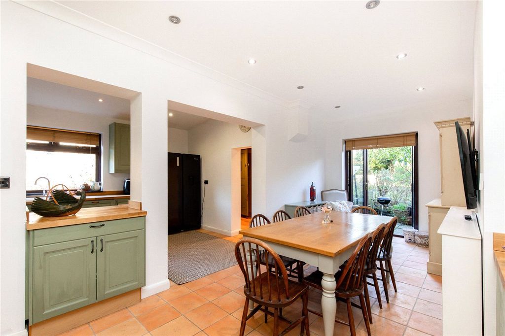 Property photo 2 of 22 Picture No. 50