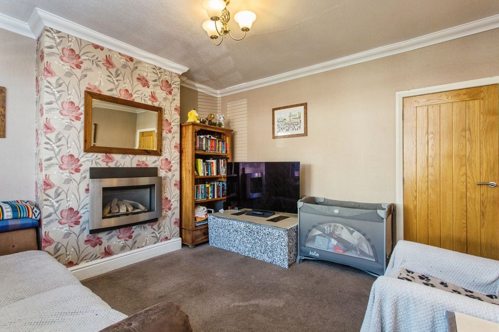 Property photo 3 of 16