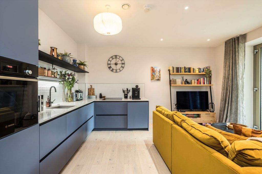 Property photo 3 of 6