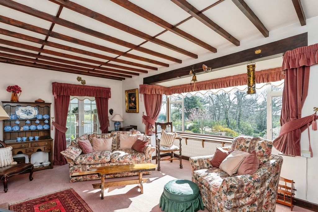 Property photo 3 of 24 Pbox-Img.Jpg