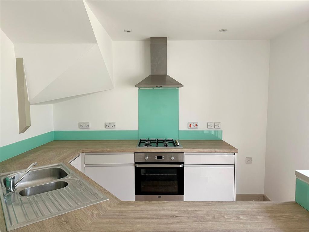 Property photo 2 of 11 Kitchen 1.Jpg