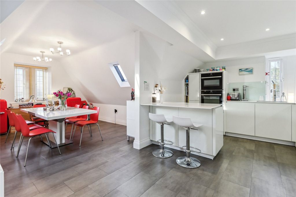 Property photo 2 of 20 Picture No. 10