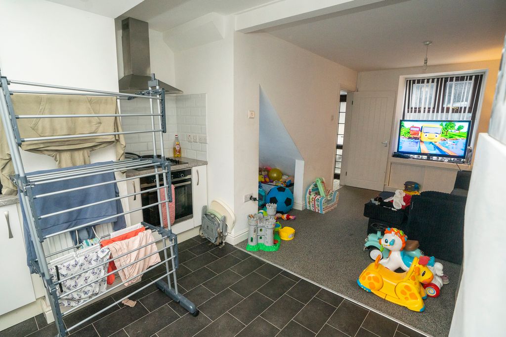 Property photo 2 of 11